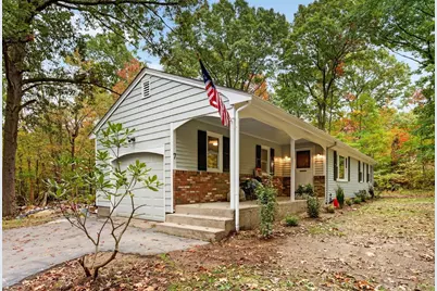 7 Hancock St, Plainville, MA 02762 - Photo 1