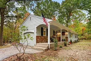 7 Hancock St, Plainville, MA 02762 - Photo 1
