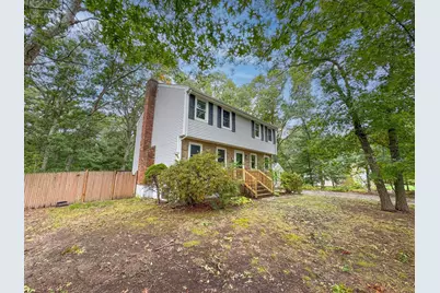 19 Montgomery Dr, Plymouth, MA 02360 - Photo 3