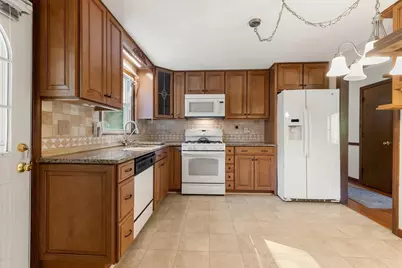 111 Simpson Rd, Marlborough, MA 01752 - Photo 11