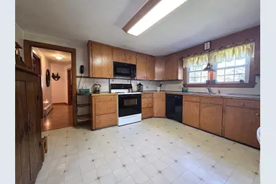 40 Brodeur Ave, Webster, MA 01570 - Photo 5