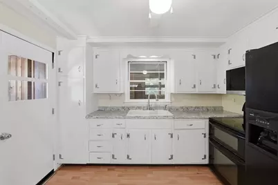 37 Walsh Ave, Auburn, MA 01501 - Photo 5