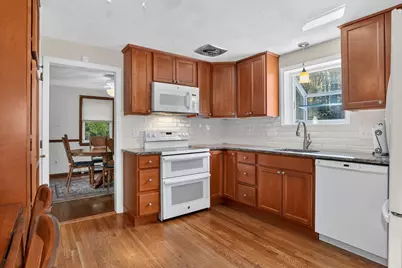 264 Bigelow St, Marlborough, MA 01752 - Photo 3