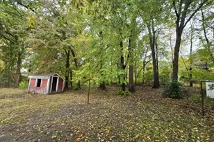 28 Arnold St, Taunton, MA 02780 - Photo 5