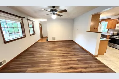 5 Kinney Ave, Burlington, MA 01803 - Photo 5