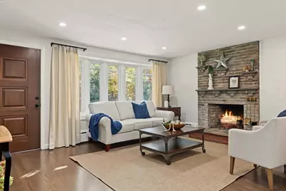 324 Pleasant Street, Franklin, MA 02038 - Photo 7