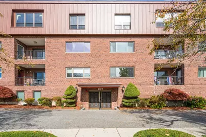 209 Commonwealth Ave #2A, Newton, MA 02467 - Photo 1