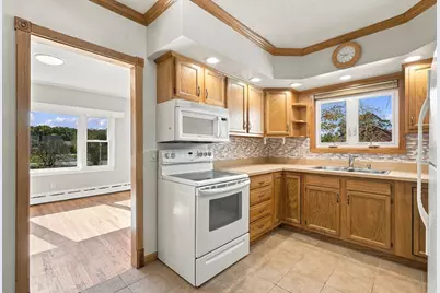 671 James St, Chicopee, MA 01020 - Photo 7