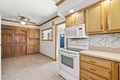 671 James St, Chicopee, MA 01020 - Photo 9