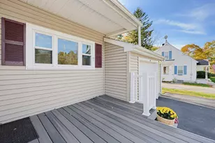 34 Fairlawn St, Northbridge, MA 01588 - Photo 3