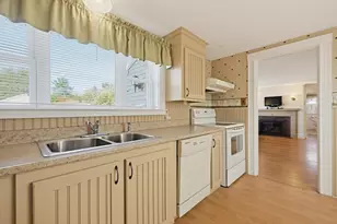 34 Fairlawn St, Northbridge, MA 01588 - Photo 17