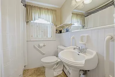 34 Fairlawn St, Northbridge, MA 01588 - Photo 27