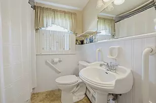 34 Fairlawn St, Northbridge, MA 01588 - Photo 27