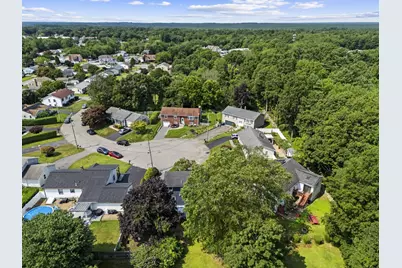 10 Rounseville St, New Bedford, MA 02745 - Photo 11