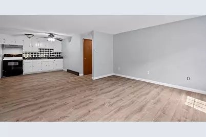 325 Ashland Ave #5, Southbridge, MA 01550 - Photo 7
