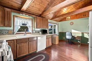 16 Clyde Ave, West Springfield, MA 01089 - Photo 7