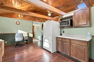 16 Clyde Ave, West Springfield, MA 01089 - Photo 11