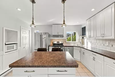 65 Essex St, Swampscott, MA 01907 - Photo 9