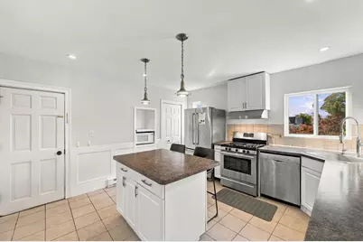 65 Essex St, Swampscott, MA 01907 - Photo 3