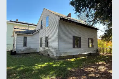 28 Wachusett St, Fitchburg, MA 01420 - Photo 3