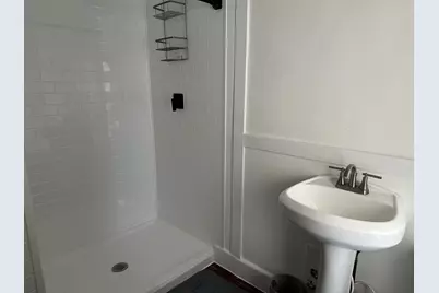 434 Pleasant St, Holyoke, MA 01040 - Photo 15
