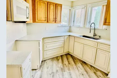 9 Mechanic St #9, Lawrence, MA 01841 - Photo 3