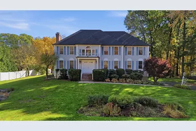 8 Cloverfield Dr, Andover, MA 01810 - Photo 3