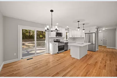 121 Pine St, Bridgewater, MA 02324 - Photo 7