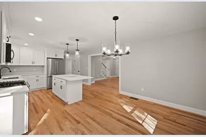 121 Pine St, Bridgewater, MA 02324 - Photo 9
