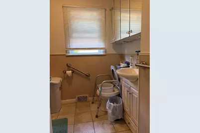 31 Crowningshield Rd, Worcester, MA 01604 - Photo 9