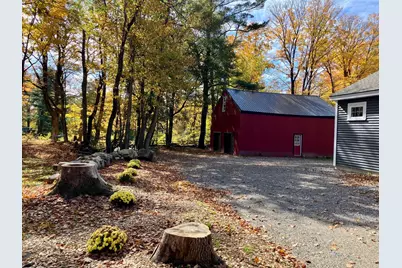 35 West St, Petersham, MA 01366 - Photo 11