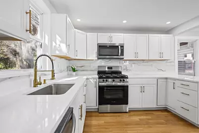 197 Oakland Ave, Methuen, MA 01844 - Photo 3