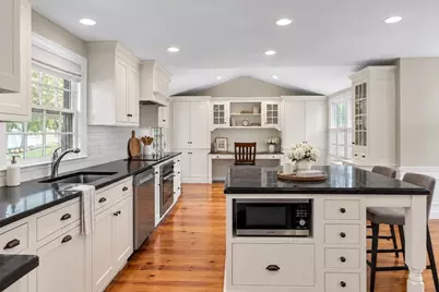 946 Main St, Hingham, MA 02043 - Photo 3