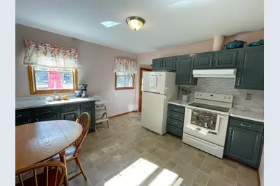 67 Laurel St, Greenfield, MA 01301 - Photo 9