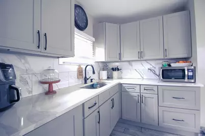 7 Prospect St, Everett, MA 02149 - Photo 11