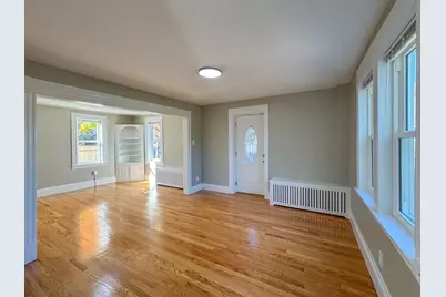 19 Agnes St, Springfield, MA 01118 - Photo 17