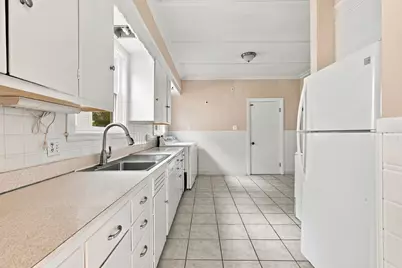 37-39 Orchard Cir, Swampscott, MA 01907 - Photo 9