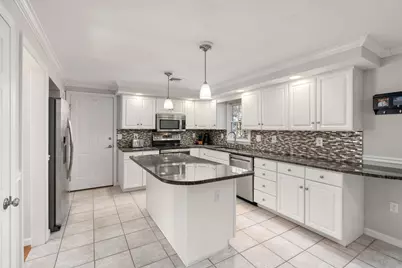 11 Liberty Dr, Northborough, MA 01532 - Photo 3