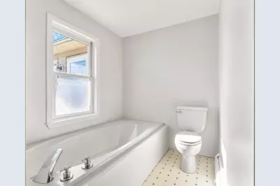 98 Little Neck Rd, Ipswich, MA 01938 - Photo 13