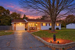366 Mendon Rd, North Attleboro, MA 02760 - Photo 1