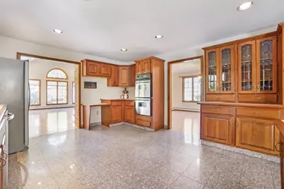 135 Lauricella Lane, Waltham, MA 02452 - Photo 7