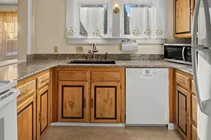 84 High St, Montague, MA 01376 - Photo 11