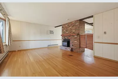 18 Moody St, Uxbridge, MA 01569 - Photo 5