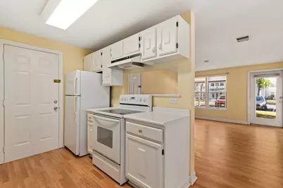 17 Walden Dr #1, Natick, MA 01760 - Photo 9