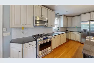 77 Wampum St, Weymouth, MA 02190 - Photo 5