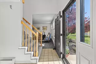 43 Tipperary Dr, Northbridge, MA 01588 - Photo 3