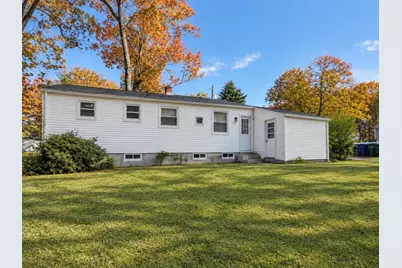 207 Overland St, Springfield, MA 01118 - Photo 3