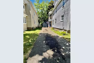 26-28 Saint James Cir, Springfield, MA 01104 - Photo 3