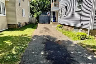 26-28 St James Cir, Springfield, MA 01104 - Photo 3
