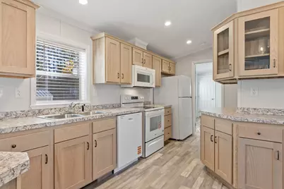 519 E. River St, Orange, MA 01364 - Photo 9